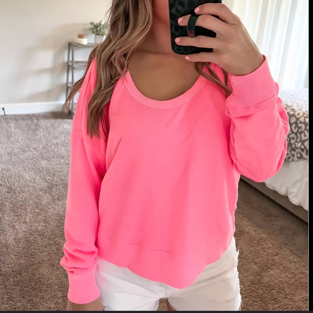 Women’s Universal Thread Goods Co Pull-Over Sweater